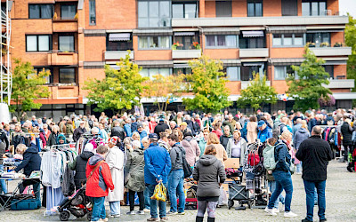 Flohmarkt auf dem Rathausplatz Emsdetten