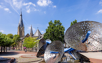 Der Morgentaubrunnen bei einem Stadtrundgang durch Emsdetten
