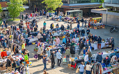 Flohmarkt auf dem Rathausplatz Emsdetten
